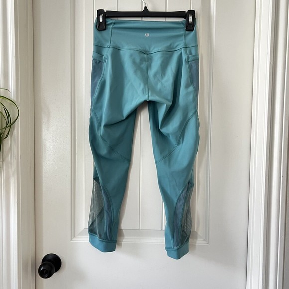 Lululemon Forget The Sweat Crop 21" Turquoise Sea Size 6 Mesh Details Teal Blue - Picture 3 of 15